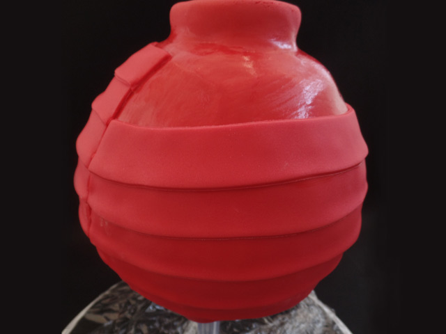 chinese-lantern-cake-tutorial-step-4-overlap-red-sugar-paste