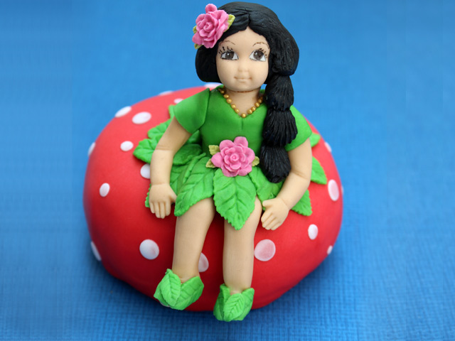 Fairy-model-for-cake-topper-leaf-shoes