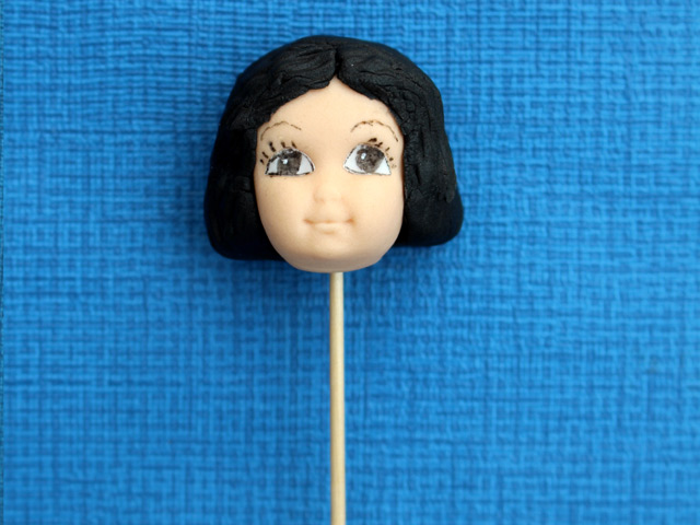 Girl-head-with-hair-from-figure-head-silicone-cake-mould