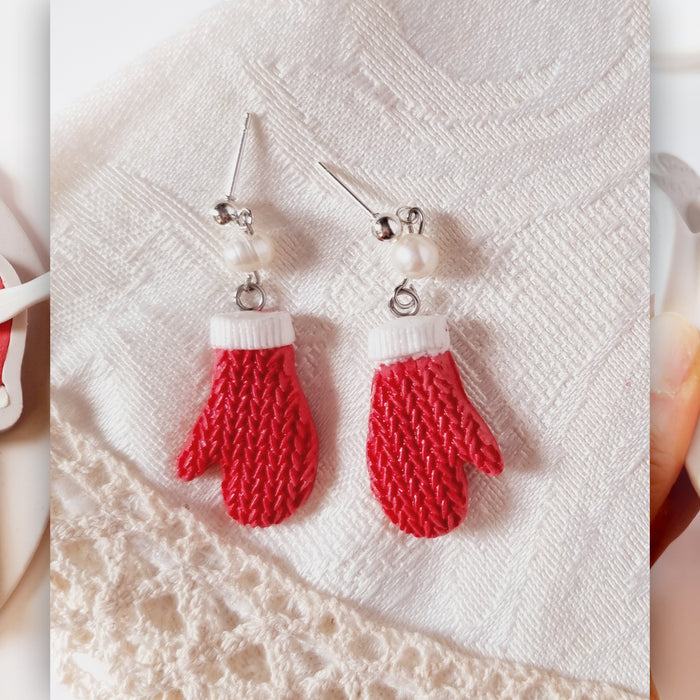 Craft your own Christmas Mitten Earrings