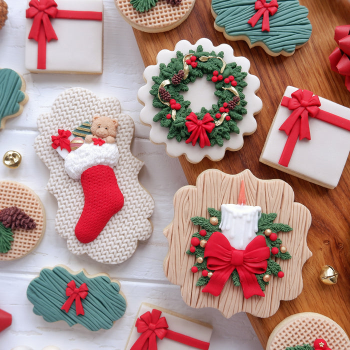 Christmas Cake Decorating Moulds: Wreaths, Stockings and more!