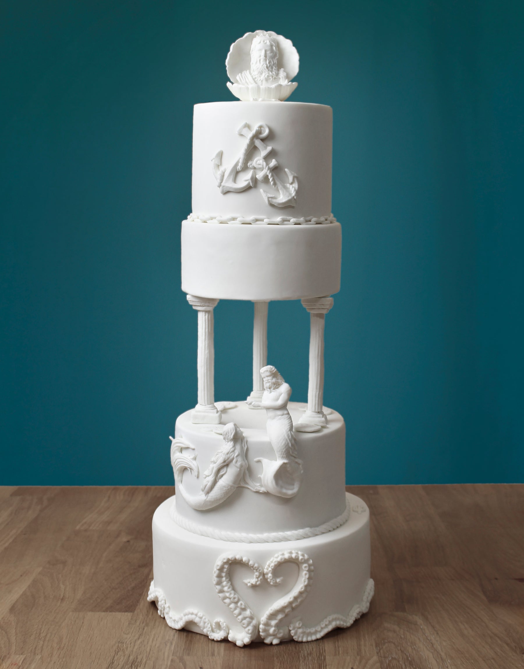 How to Make Column Cake Supports for Tiered Cakes