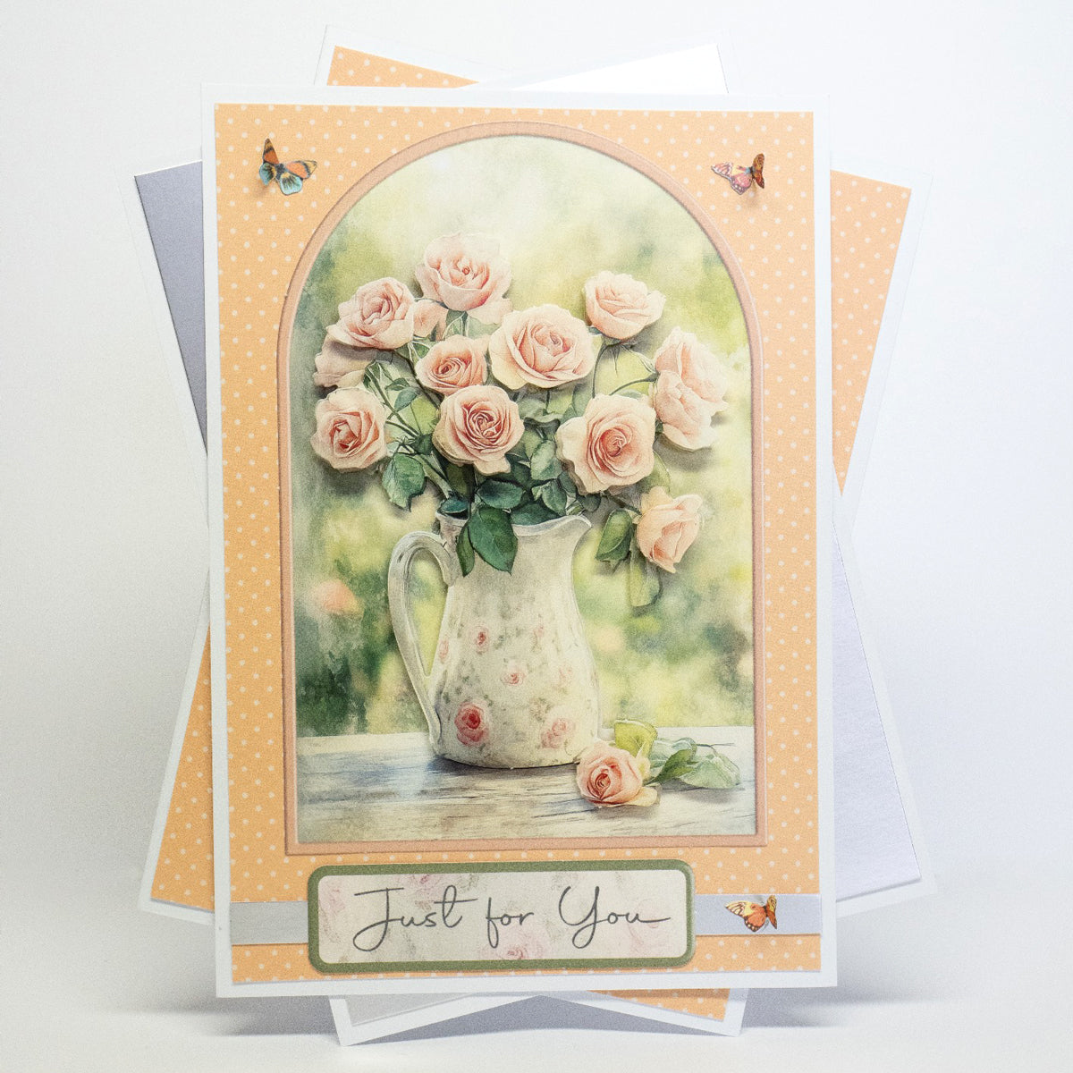 Gestanztes Decoupage-Muster – Krug mit Rosen (3er-Pack)