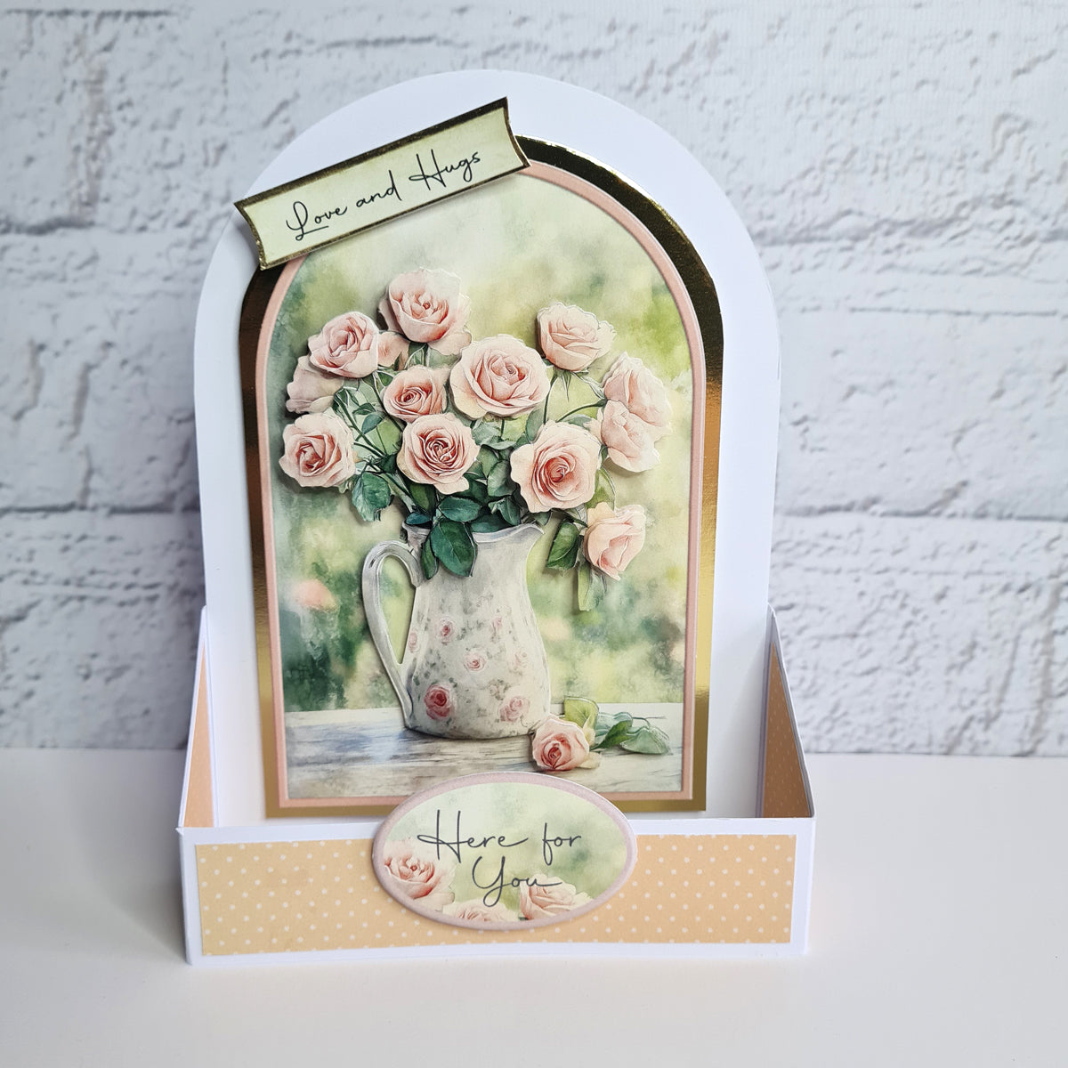 Gestanztes Decoupage-Muster – Krug mit Rosen (3er-Pack)