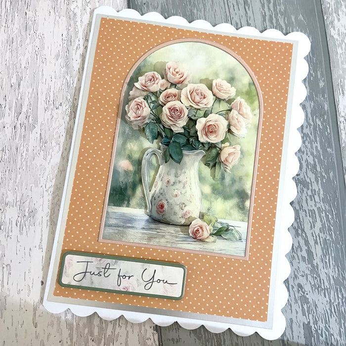 Gestanztes Decoupage-Muster – Krug mit Rosen (3er-Pack)