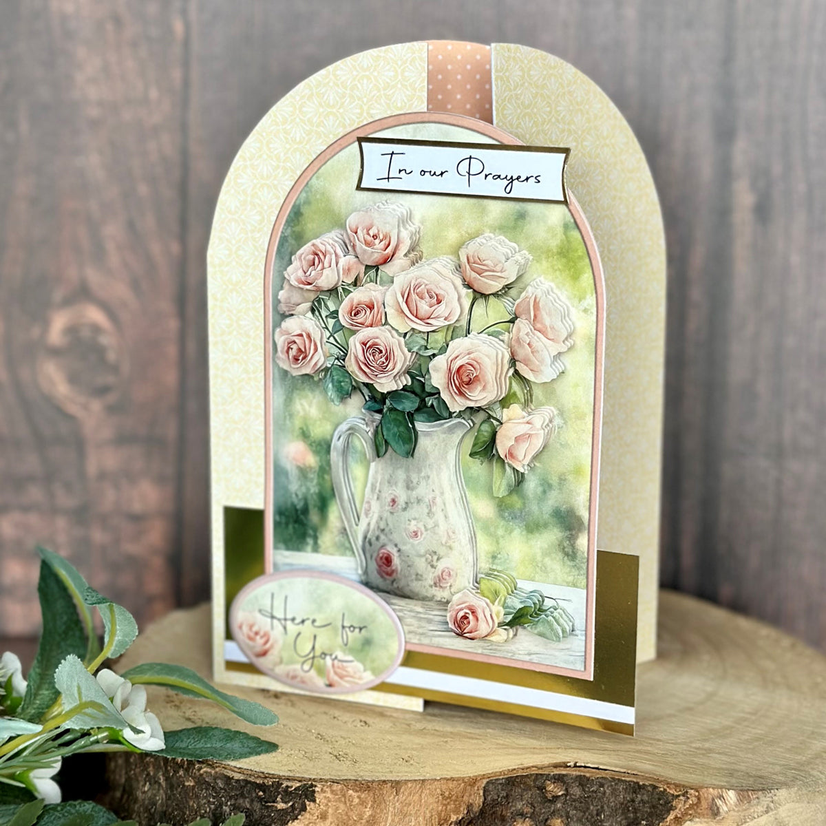 Gestanztes Decoupage-Muster – Krug mit Rosen (3er-Pack)