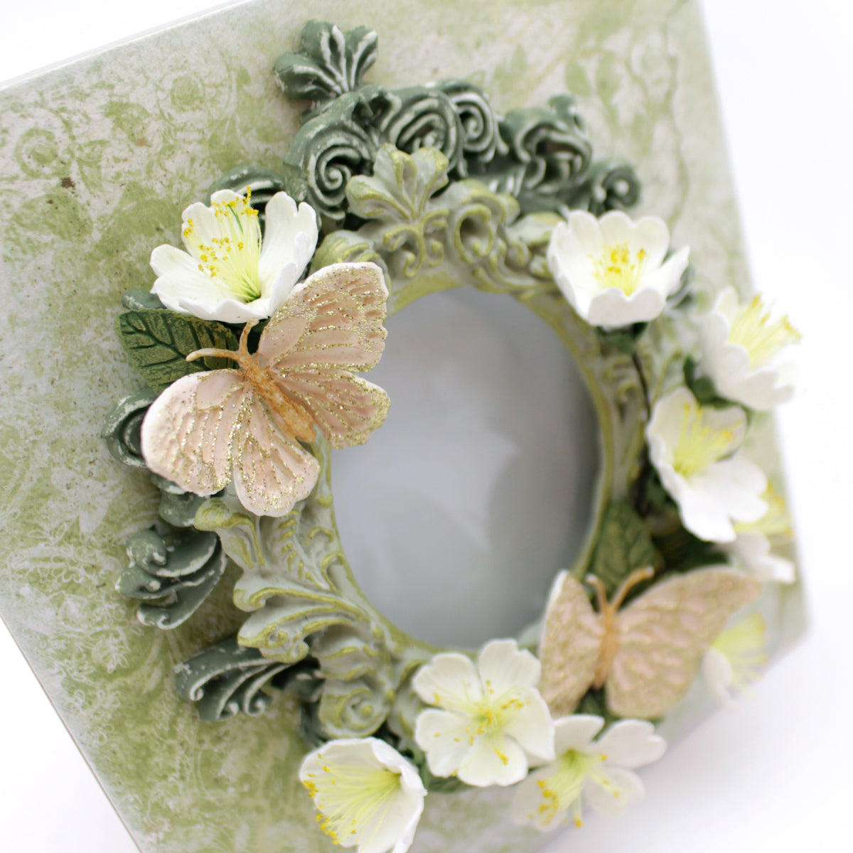 Cosmic Shimmer Large Oval Vintage Frame Silicone Mould