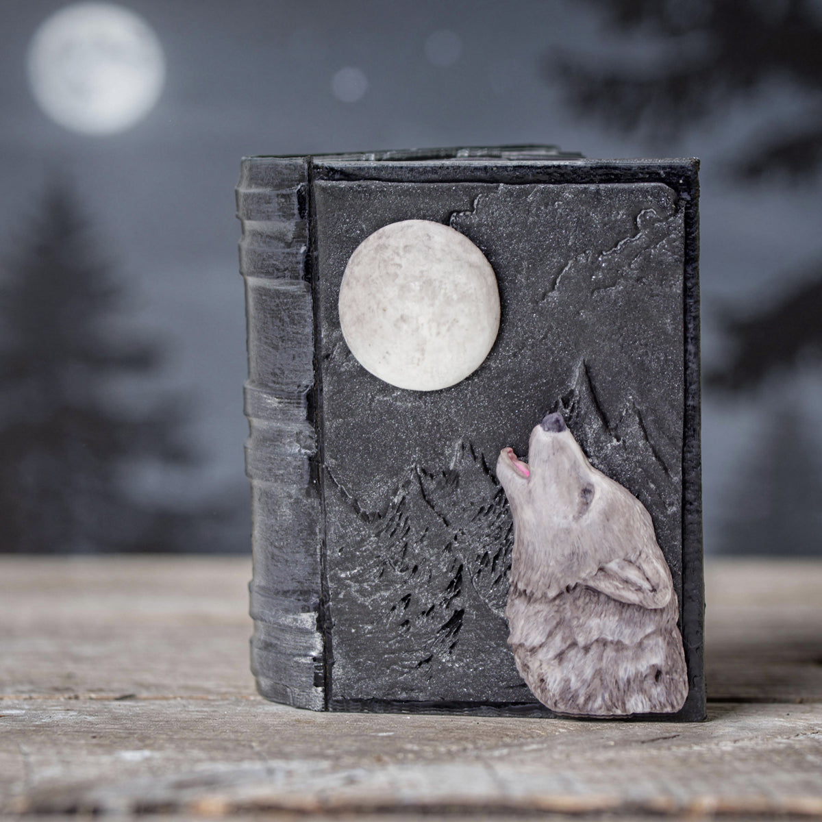 Cosmic Shimmer Wolf Moon Silicone Mould