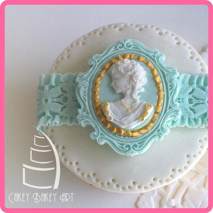 CD - An idea using the Oval Cameo & Oval Frame 2 Silicone Mould product