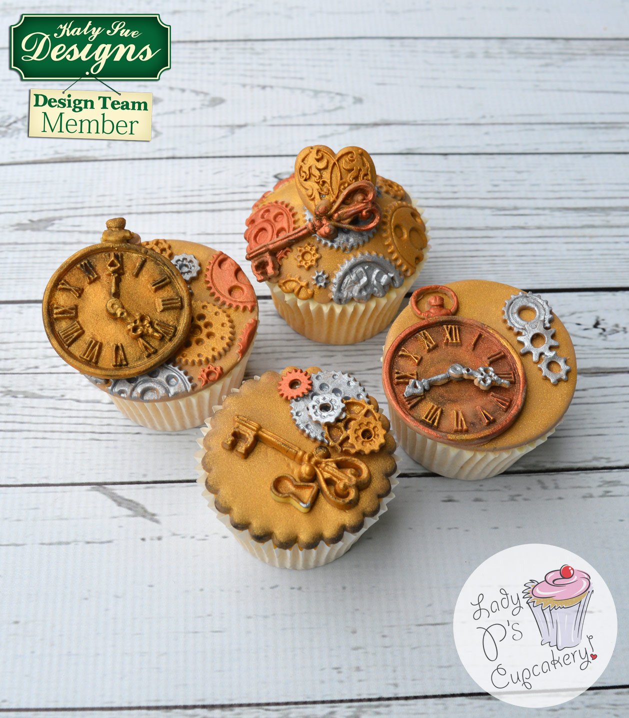 CD - An idea using the Decorative Keys & Locket Mould product